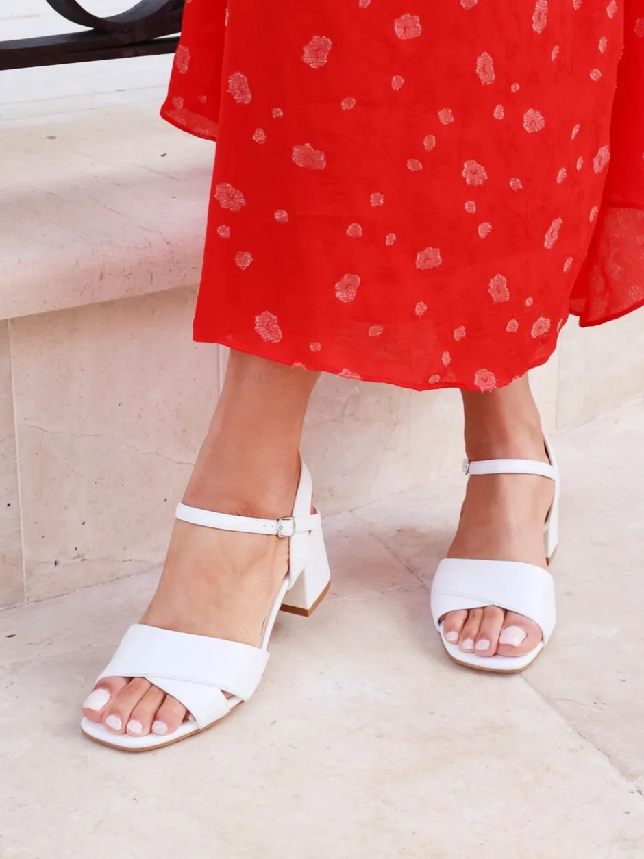Ruimvallend En Extraruimvallend|Schoenen Met Hakken*Linzi - Wide Fit Vivian Heeled Sandals h Crossover Front Strap Wit