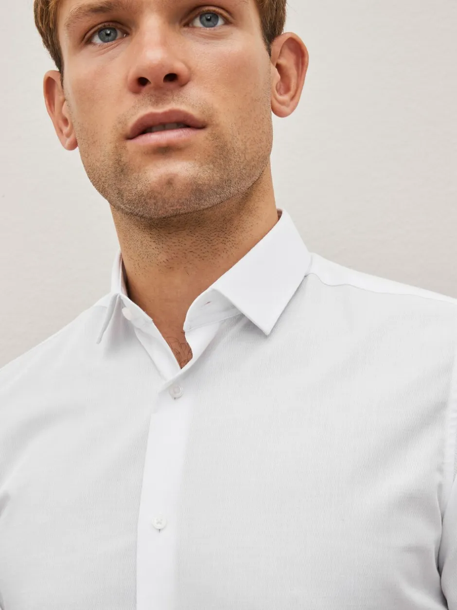 Formele Overhemden|Shirts|Next Wit - Normale Pasvorm - Onderhoudsvriendelijk, getextureerd, slim fit overhemd met enkele manchet