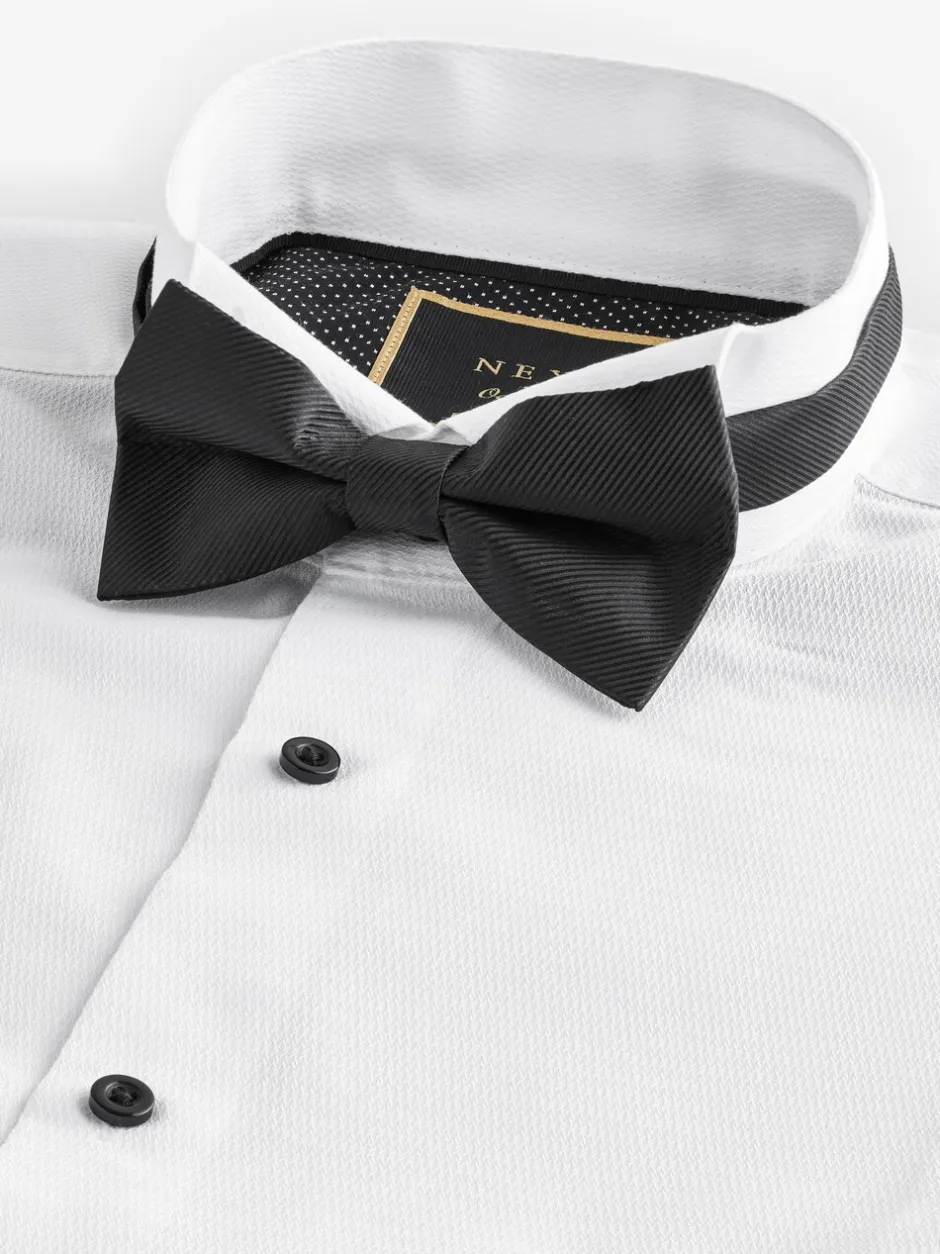 Formele Overhemden*Next Wit - Normale Pasvorm - Textured Double Cuff Long Sleeve Shirt With Wing Collar And Bow Tie Pack