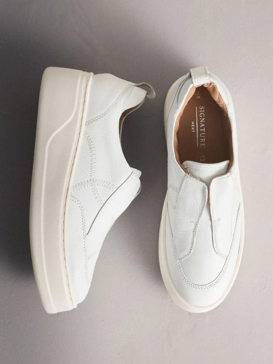 Sneakers|Next - Signature leren sneakers met dikke plateauzolen en sleehak Wit