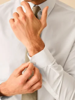 Formele Overhemden*Next Wit - Slim fit, eenvoudig te strijken, net Oxford-overhemd met kraaglusje en enkele manchetten