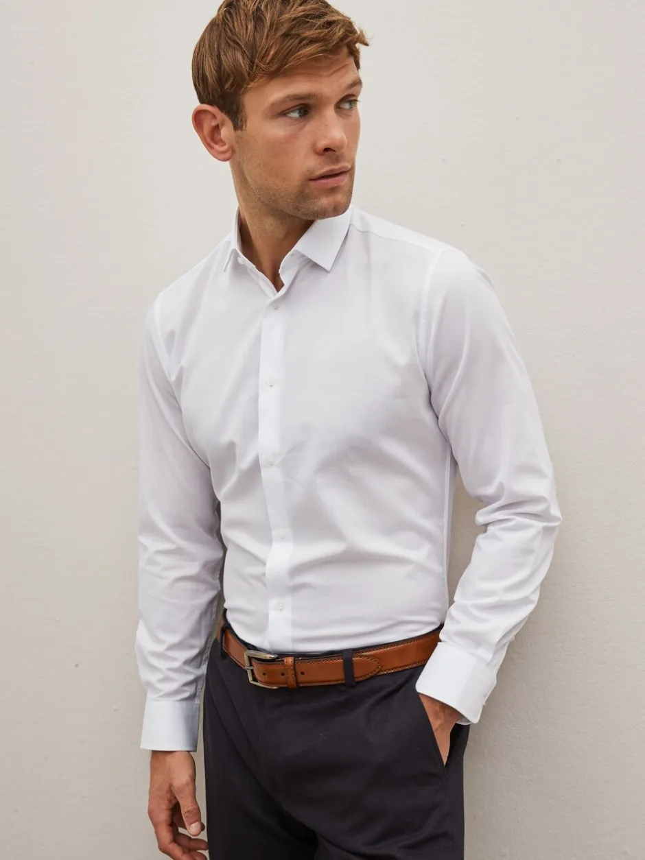 Formele Overhemden*Next Wit - Strakke Pasvorm - Onderhoudsvriendelijk, getextureerd, slim fit overhemd met enkele manchet
