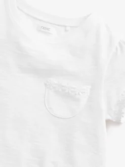 T-Shirts|Next Wit - T-shirt met zakje en madeliefjesprint (1,5-16 jr)