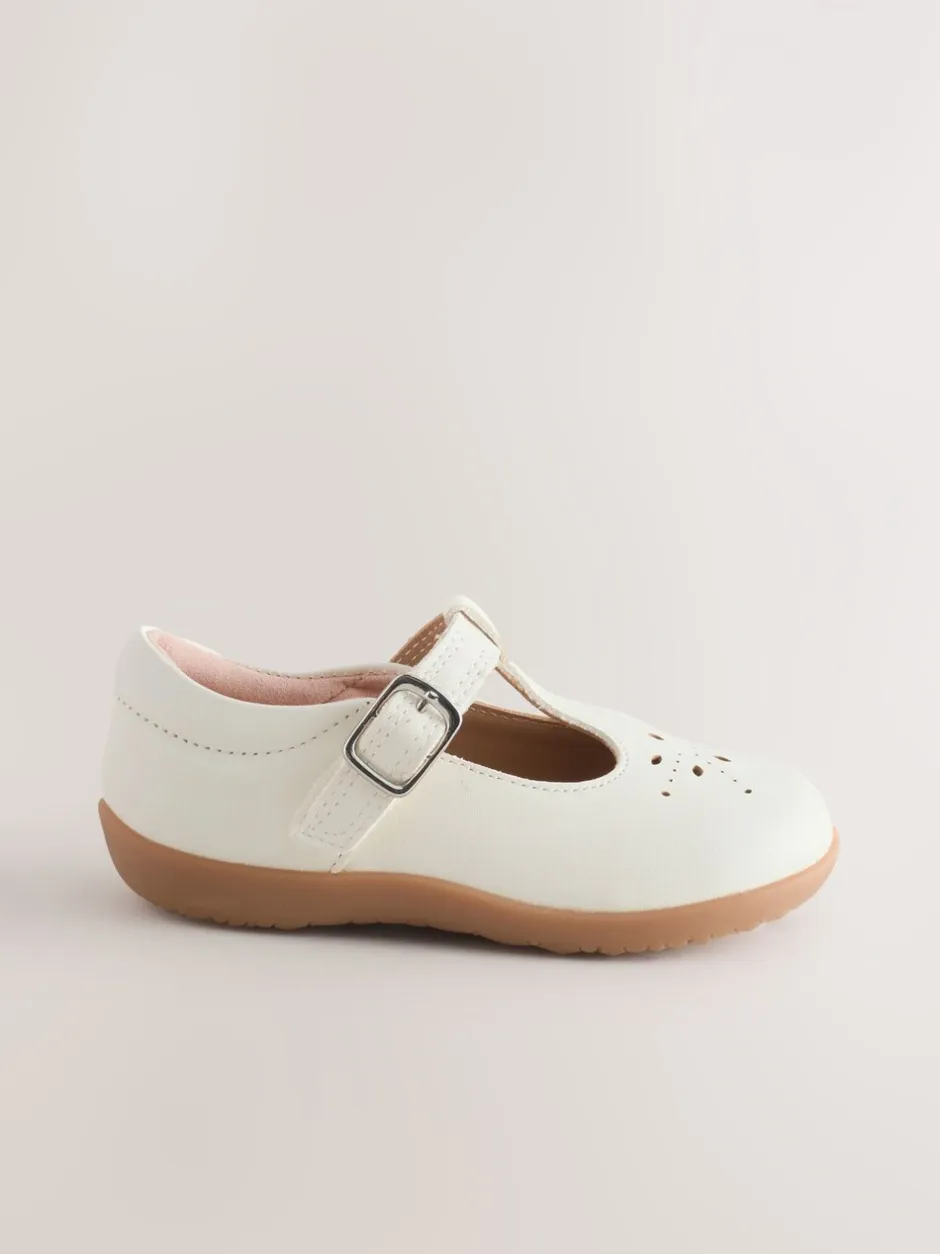 Babyschoenen*Next - First Walker schoenen met klittenband en T-bandje Wit leer