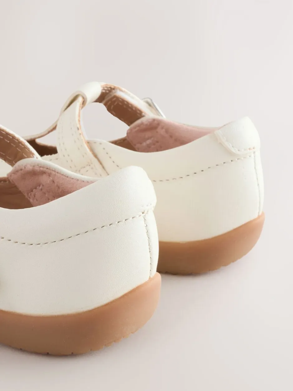 Babyschoenen*Next - First Walker schoenen met klittenband en T-bandje Wit leer