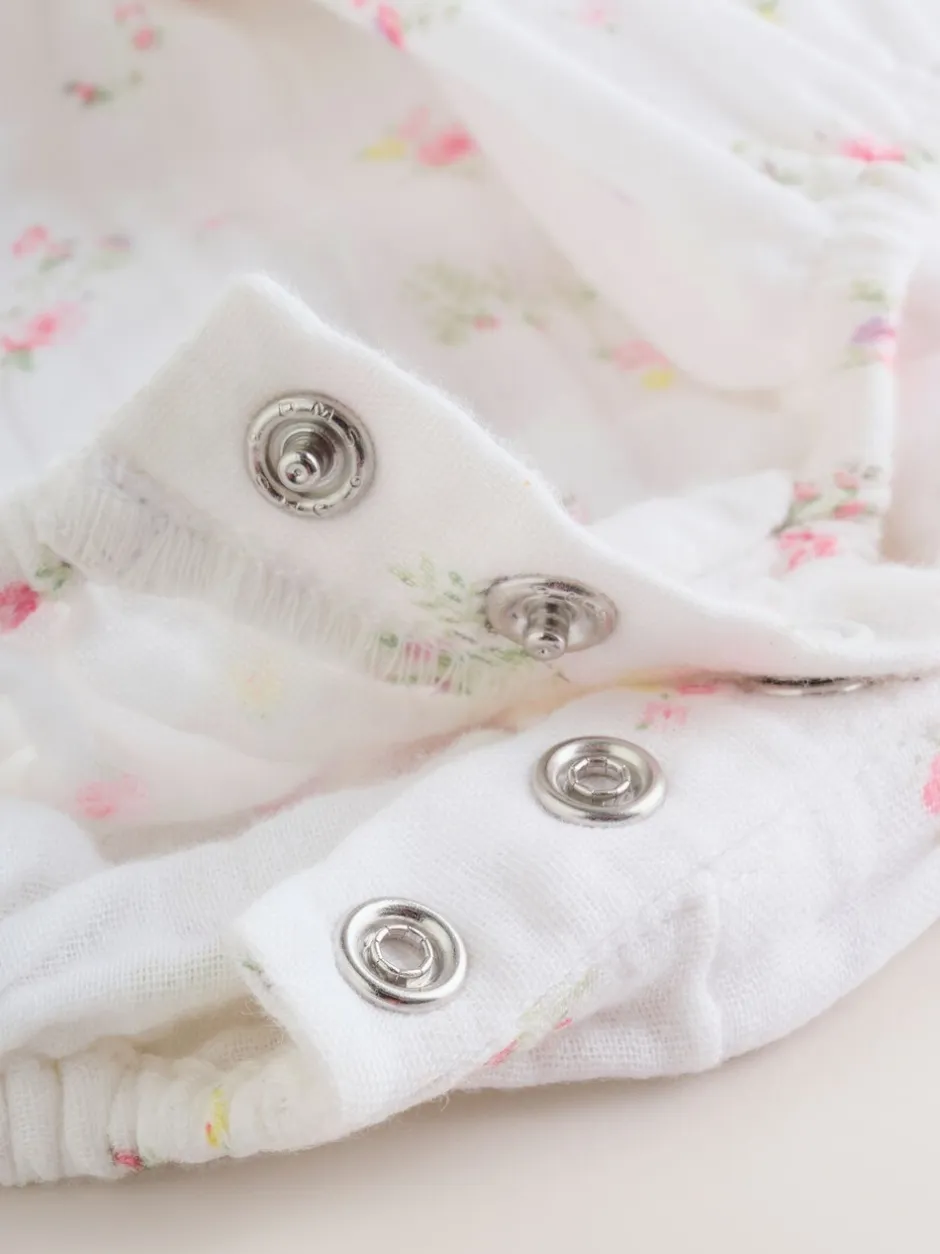 Rompertjes En Tuinbroeken|Babypakjes En Babypyjama's|Next Wit/roze met fijne print - Babyrompers met bloemenprint Set 2 -delig met maillot (0mnd -3jr)