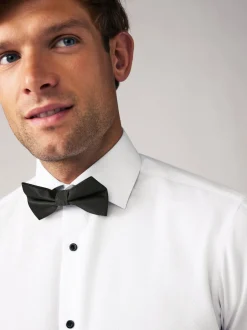 Formele Overhemden|Shirts*Next - Slim Fit - Set van overhemd met enkele manchet en een vlinderstrik Witte structuur/zwarte vlinderdas