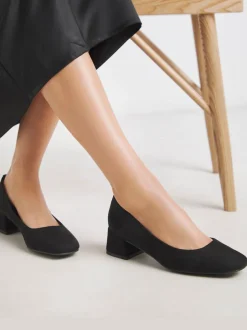 Schoenen Met Hakken|Ruimvallend En Extraruimvallend*JD Williams - Heavenly Soles By Low Block Heels Court Shoes Zacht zwart
