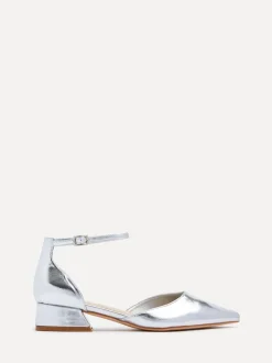 Ruimvallend En Extraruimvallend|Lage Schoenen|Linzi - Dolly pumps met lage blokhak en wijde pasvorm Zilver