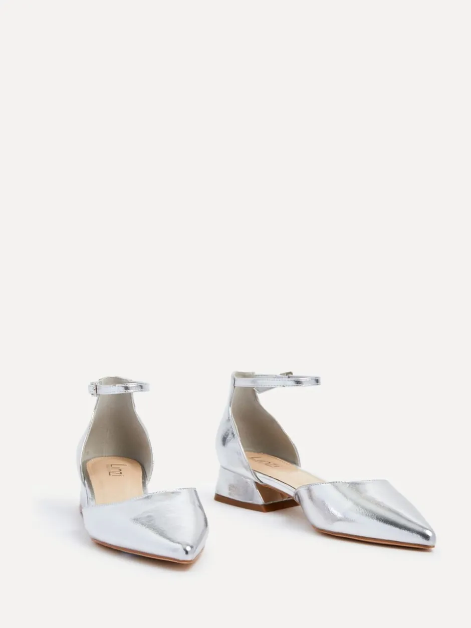Ruimvallend En Extraruimvallend|Lage Schoenen|Linzi - Dolly pumps met lage blokhak en wijde pasvorm Zilver