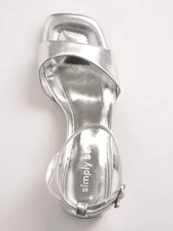 Ruimvallend En Extraruimvallend|Schoenen Met Hakken*Simply Be - Barely There on Low Block Heels in Extra Wide Fit Zilver