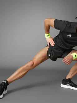 Shorts|adidas - Adizero Essentials hardloopshorts met split Zwart