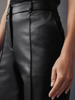 Broeken*Next - Broek met rechte pijpen van imitatieleer Zwart