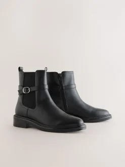 Ruimvallend En Extraruimvallend*Next - Chelsea Boots met gesp Zwart