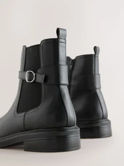 Ruimvallend En Extraruimvallend*Next - Chelsea Boots met gesp Zwart