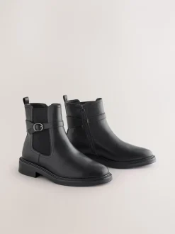Boots|Ruimvallend En Extraruimvallend*Next Zwart - Chelsea Boots met gesp