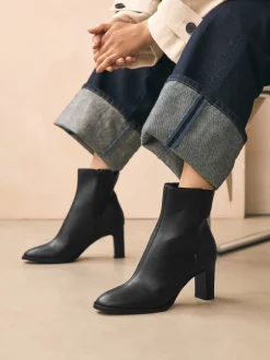 Ruimvallend En Extraruimvallend*Next - Forever Comfort® - Enkellaarzen met blokhak Zwart