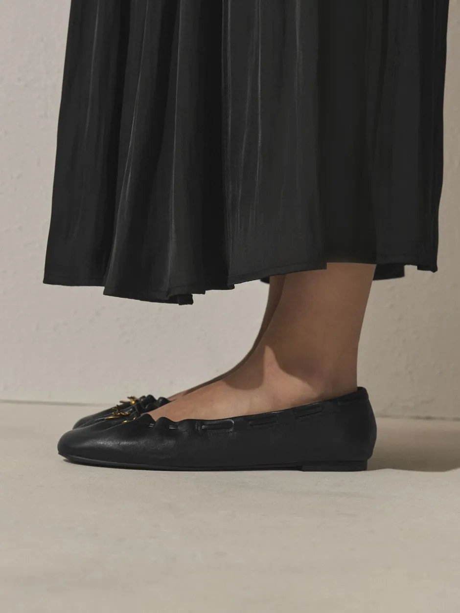 Lage Schoenen*Next - Forever Comfort® Leather Ruched Charm Ballet Flats Zwart