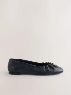 Lage Schoenen*Next - Forever Comfort® Leather Ruched Charm Ballet Flats Zwart