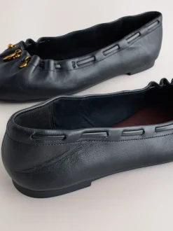 Lage Schoenen*Next - Forever Comfort® Leather Ruched Charm Ballet Flats Zwart