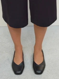 Lage Schoenen*Next - Forever Comfort® Leather Square Toe Ballerina Flats Zwart