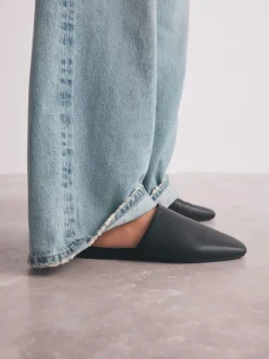 Lage Schoenen|Next - Forever Comfort® muiltjes met hoge uitsnijding en vierkante neus Zwart