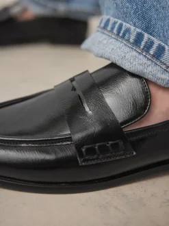 Ruimvallend En Extraruimvallend|Lage Schoenen*Next - Forever Comfort® Penny loafers met ronde neus Zwart