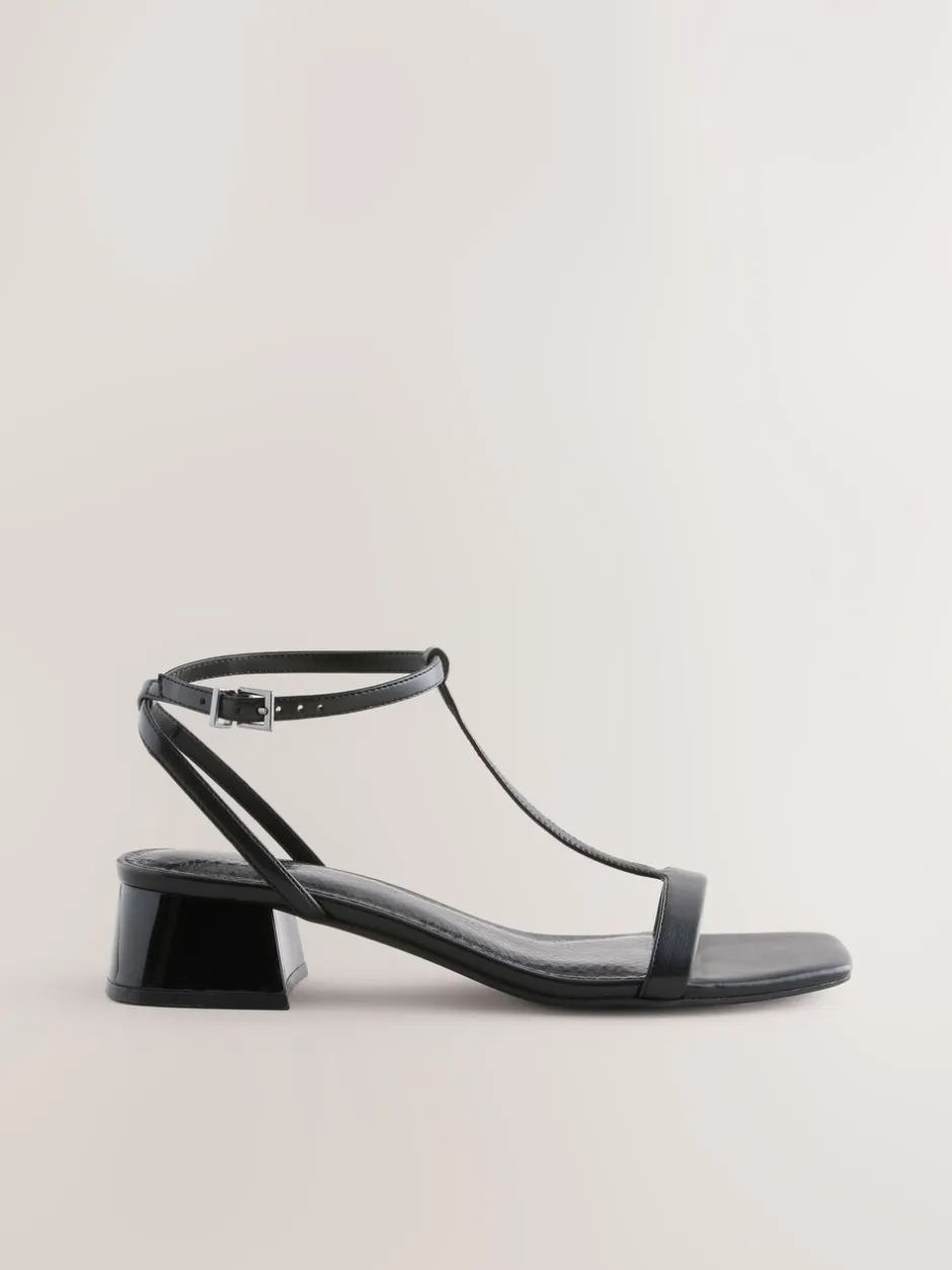 Ruimvallend En Extraruimvallend|Schoenen Met Hakken*Next - Forever Comfort® sandalen met lage blokhak en bandjes Zwart