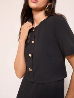 Gelegenheidskleding|Jurken|Friends Like These - Button Down 2-In-1 Pleated Dress Zwart