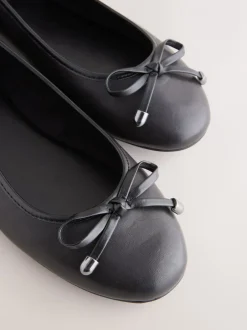 Lage Schoenen|Ruimvallend En Extraruimvallend|Next Zwart - Leren Ballerina's met ronde neus