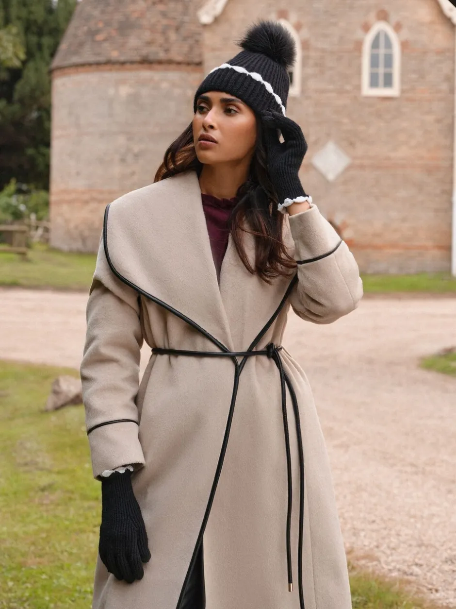 Mutsen, Handschoenen En Sjaals*Love & Roses - Scallop Trim Ribbed Pom Hat and Gloves Set Zwart