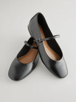 Ruimvallend En Extraruimvallend|Lage Schoenen|Next - Mary Jane-schoenen met ronde neus Zwart