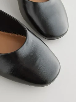 Ruimvallend En Extraruimvallend|Lage Schoenen|Next - Mary Jane-schoenen met ronde neus Zwart