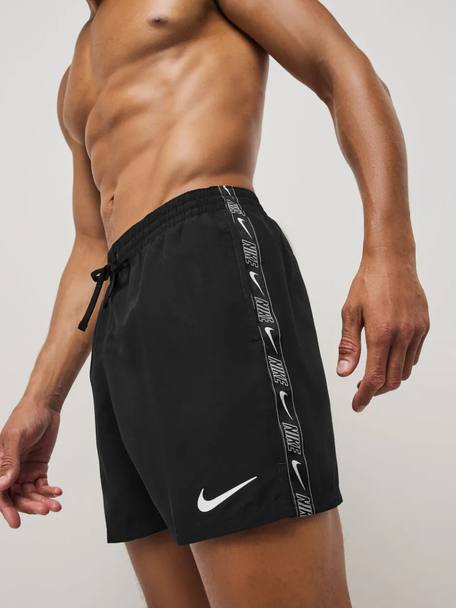 Badkleding*Nike - 5 inch e volley zwemshort met logobies Zwart