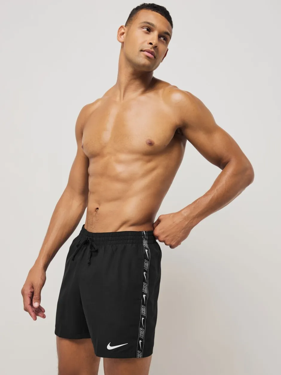 Badkleding*Nike - 5 inch e volley zwemshort met logobies Zwart