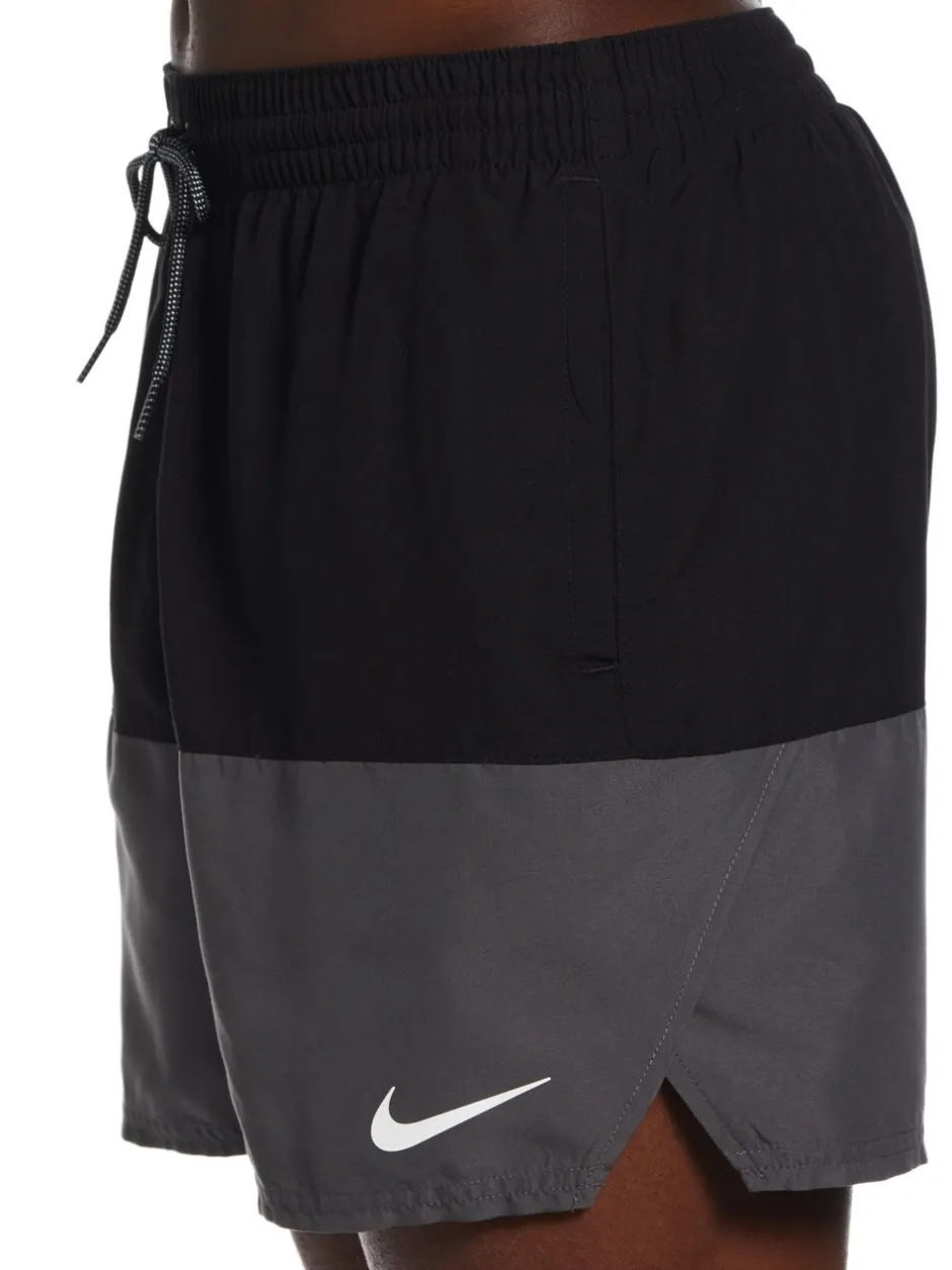 Badkleding*Nike - musthave volley-zwemshort van 5 inch Zwart