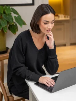 Hoody's En Sweatshirts*Pour Moi - The Softest Off Duty Relaxed V-Neck Sweatshirt Zwart