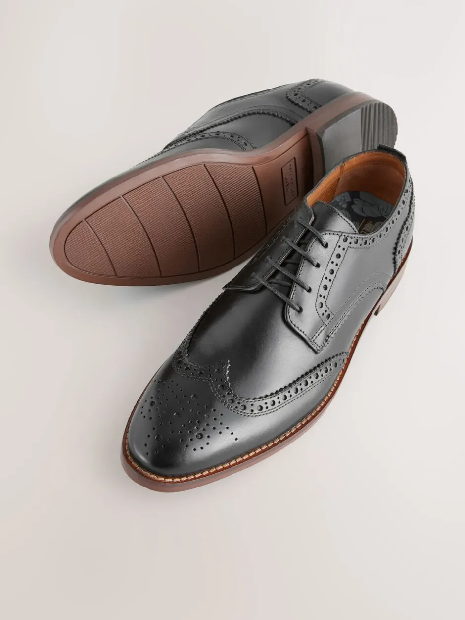 Schoenen|Formele Schoenen*Next - Standaard pasvorm - Brogues van leer met contrasterende zool Zwart