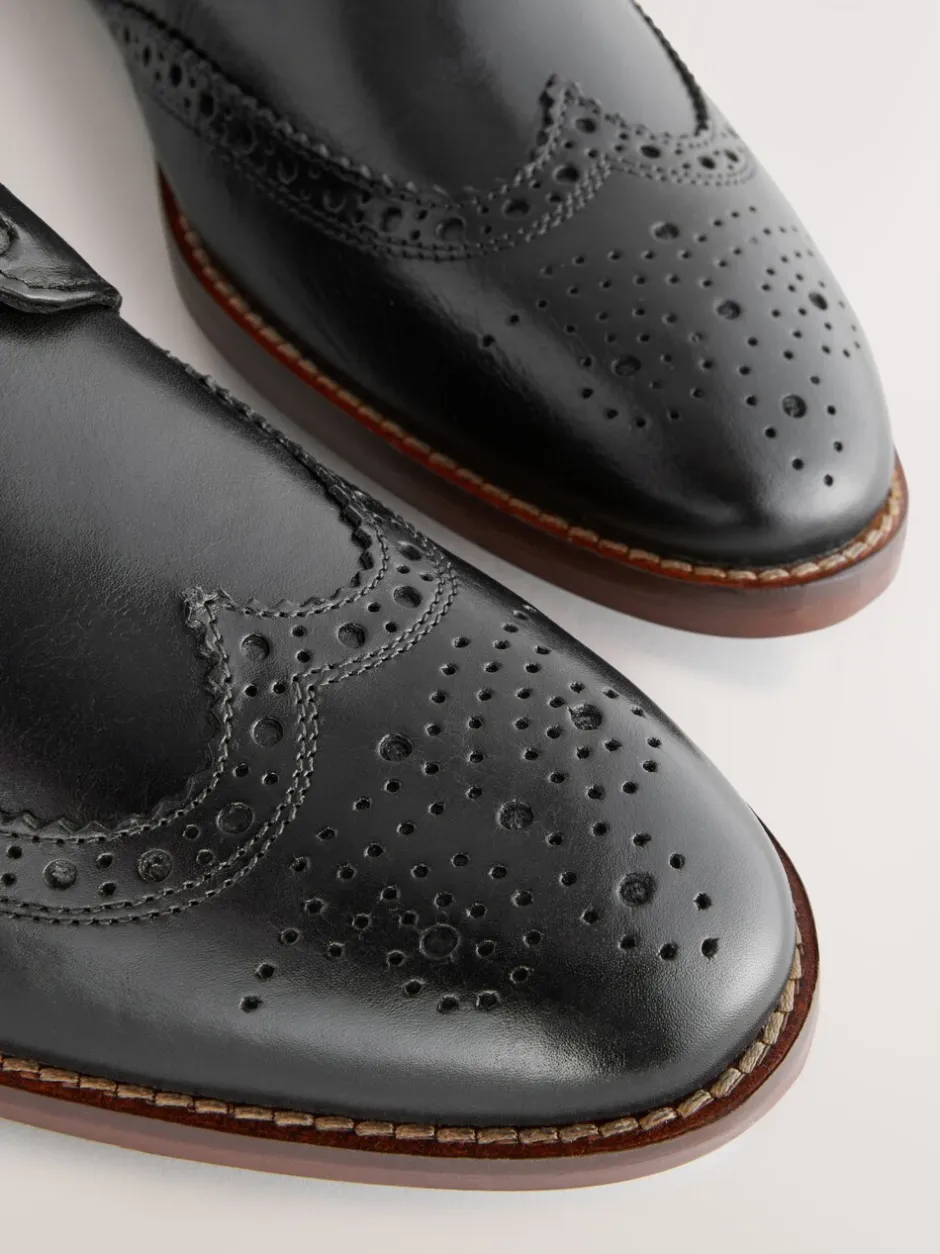 Schoenen|Formele Schoenen*Next - Standaard pasvorm - Brogues van leer met contrasterende zool Zwart