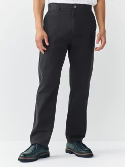Broeken En Chino's|Next Zwart - Standaard toelopende pasvorm - Stretchy chino