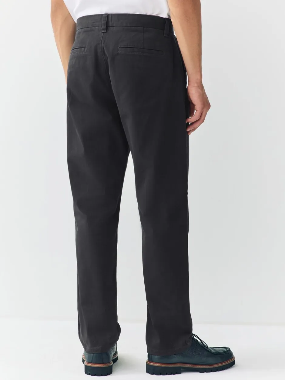 Broeken En Chino's|Next Zwart - Standaard toelopende pasvorm - Stretchy chino