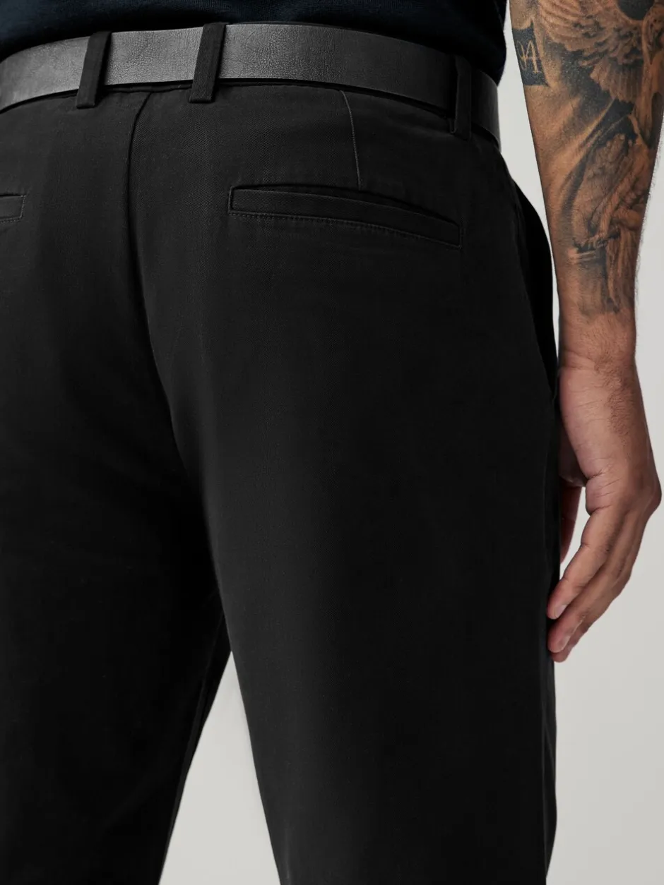 Broeken En Chino's*Next - Straight fit - Zachte chino met riem Zwart