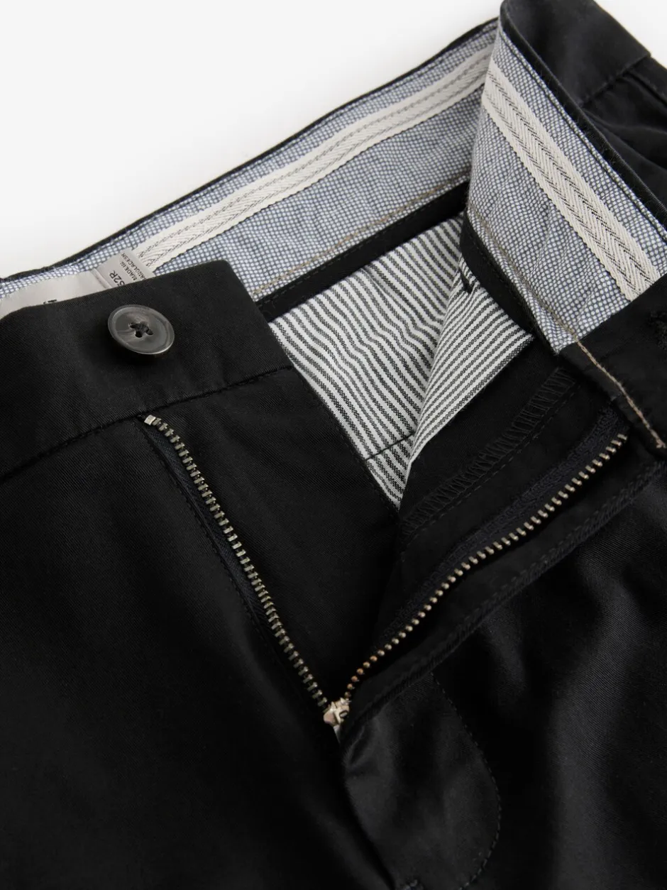 Shorts*Next - Strakke Pasvorm - Chinoshort met stretch Zwart