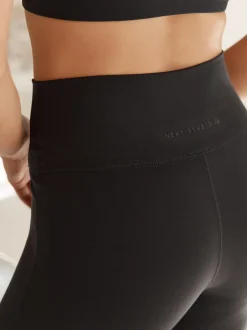 Sportkleding|Leggings En Joggingbroeken|Next - Superzachte Dry Tech yogasportleggings met uitlopende pijpen Zwart