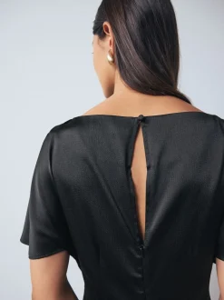 Jurken*Next - Textured Satin Short Sleeve Twist Front Midi Dress Zwart