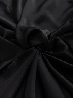 Jurken*Next - Textured Satin Short Sleeve Twist Front Midi Dress Zwart