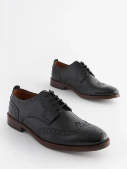 Schoenen|Formele Schoenen|Next - Wijde pasvorm - Brogues van leer met contrasterende zool Zwart