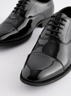 Schoenen|Formele Schoenen*Next Zwart - Wijde pasvorm - Lakleren Oxford-schoenen met neusstuk