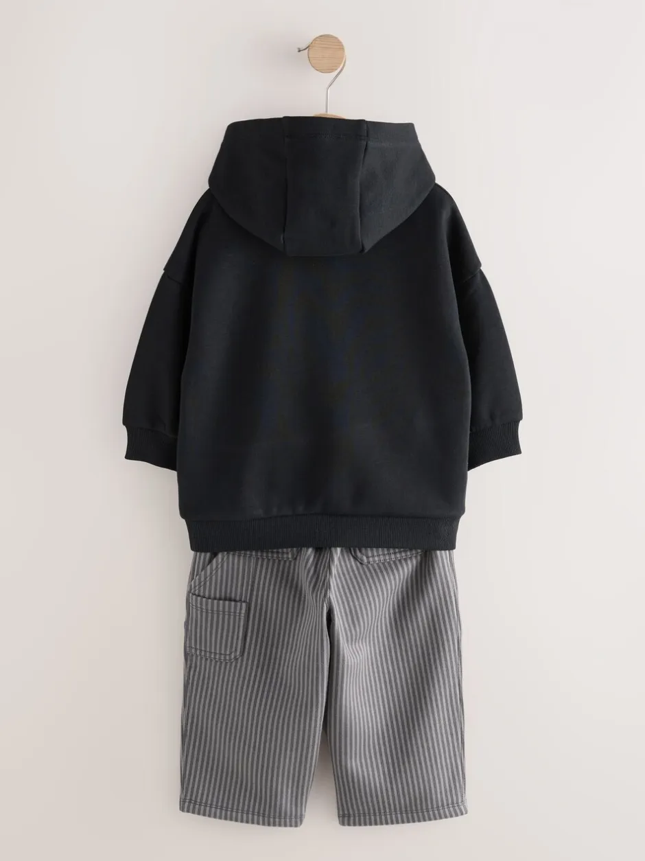 Sets En Combisets|Truien En Breisels|Next Zwart en grijs bedrukt - Set met hoodie en timmermansjoggingbroek (3 mnd - 7 jr)