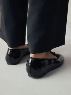 Ruimvallend En Extraruimvallend|Lage Schoenen*Next Zwart lak - Ballerina's met ronde neus